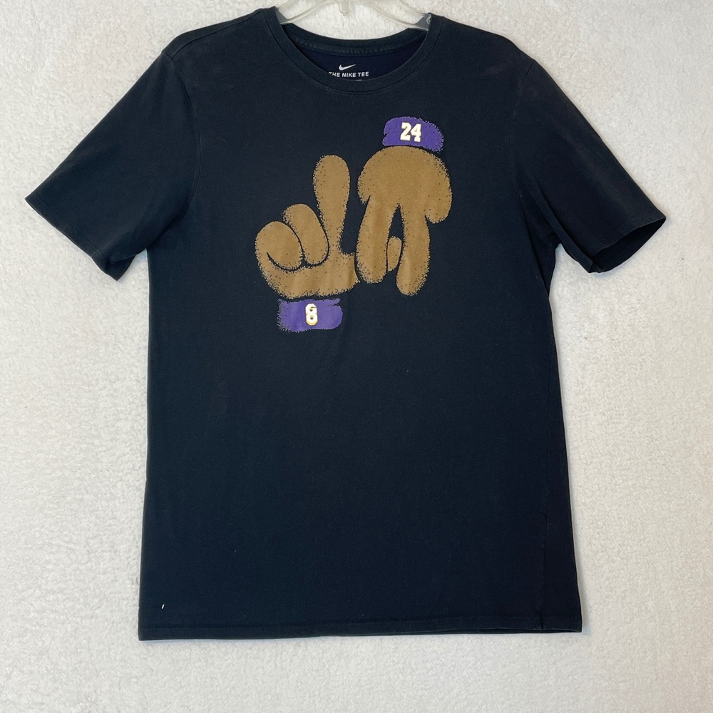 NIKE KOBE BRYANT LA LOS ANGELES LAKERS PUPPETS RETIREMENT SHIRT 24 8 BLACK sz M